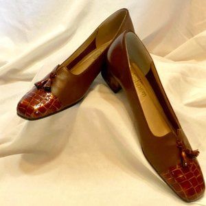 Size 11 VINTAGE California Magdesians Brown Croc Toe Leather Loafer w/ Tassles